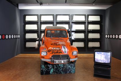Aktion 20,000 km 1970, Real Tableau 
    Permanently on loan, from the artist to the ZKM Karlsruhe